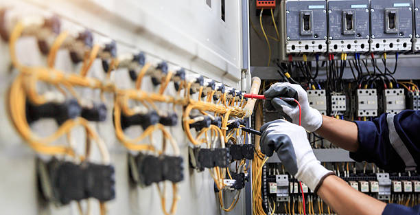 Professional Electrician technician working in Colfax, IA